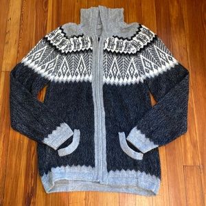 100% Alpaca Hooded Zip up Cardigan Hand-Knit Peru Llama Motif Gray Black White